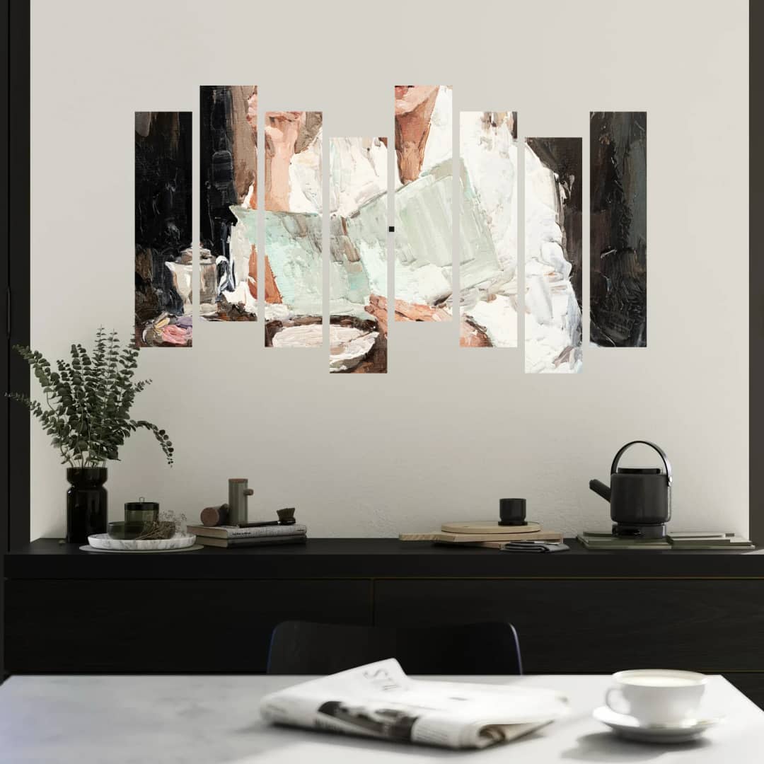 Woman Reading at Cafe – 8 Panels Hierarchy